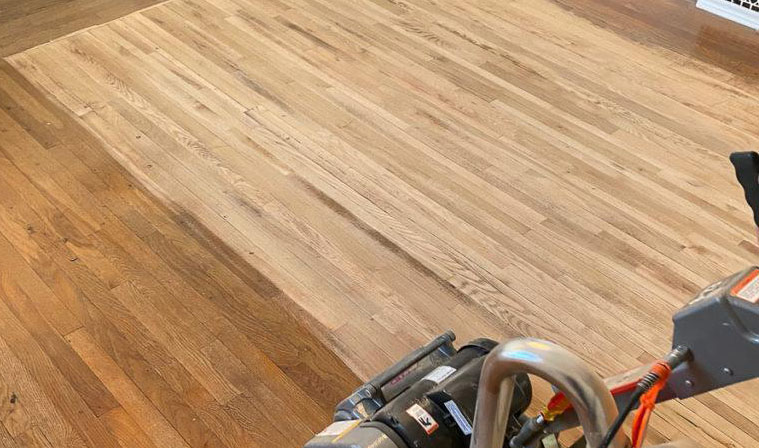 Ponçage parquet massif et vitrification à Lyon