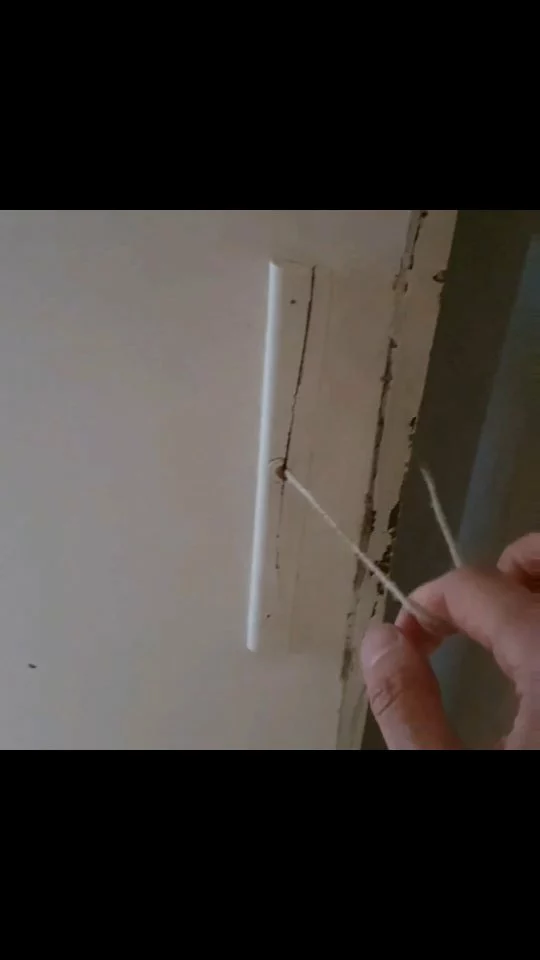 #everybodyssocreative
#craftmaster
#chefdoeuvre
#diyideas
#jackofalltradesmasterofnone

Ça doit être un Compagnon qui a fait ça. Un Compagnon d'un devoir incertain.